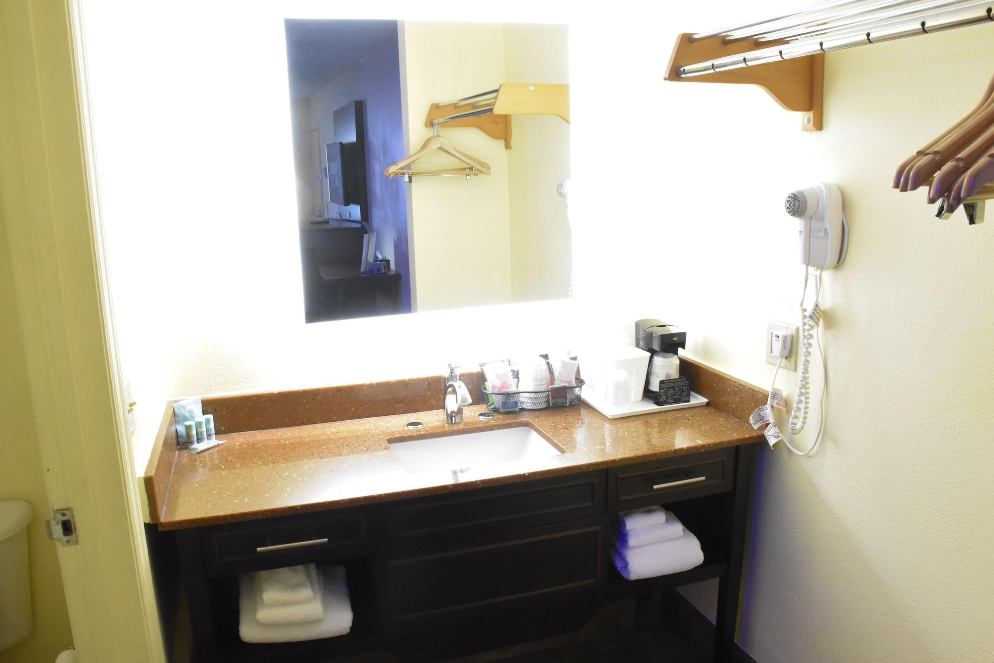 Surestay Hotel By Best Western Manning Esterno foto